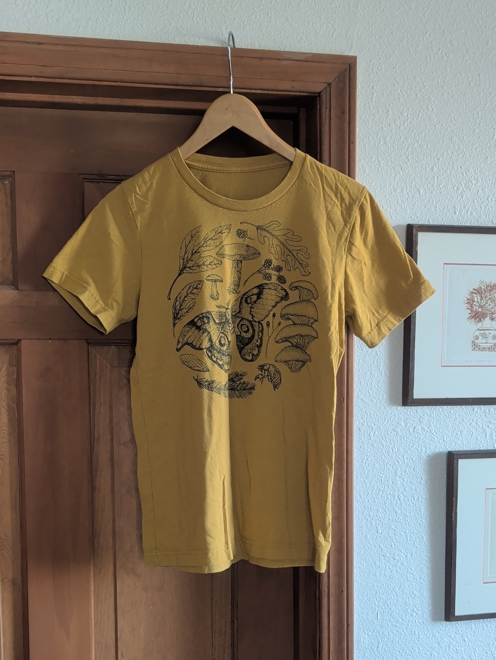 Mustard Yellow Graphic Women’s T-Shirt - Nature Motif